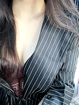 Snapshot of _Linez_ chatting on 27, 9, 2025 Linez online show from 27, 9, 2025