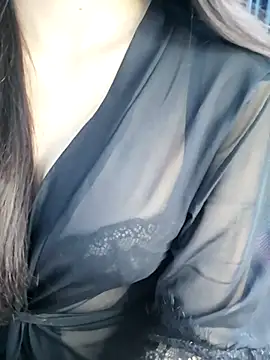 Snapshot of _Linez_ chatting on 30, 10, 2025 Linez online show from 30, 10, 2025