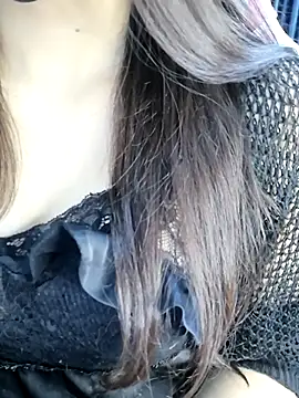 Snapshot of _Linez_ chatting on 1, 11, 2025 Linez online show from 1, 11, 2025