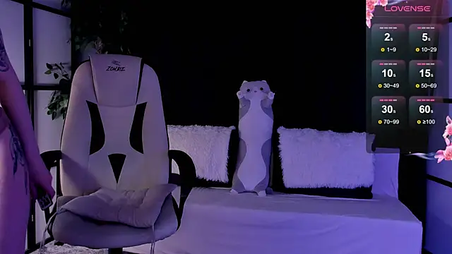 risingrose  online show from 7, 3, 2025