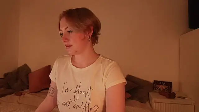 Snapshot of kris69kiss chatting on 1, 2, 2025 kris69kiss online show from 1, 2, 2025