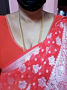 Snapshot of ananya956 chatting on 1, 10, 2025 ananya956 online show from 1, 10, 2025