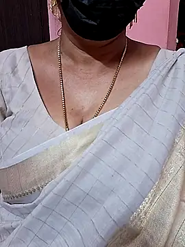 Snapshot of ananya956 chatting on 3, 10, 2025 ananya956 online show from 3, 10, 2025