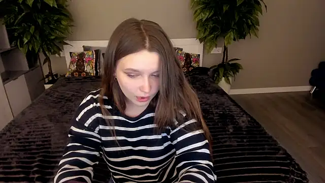 MagicPeachh  online show from 26, 11, 2025