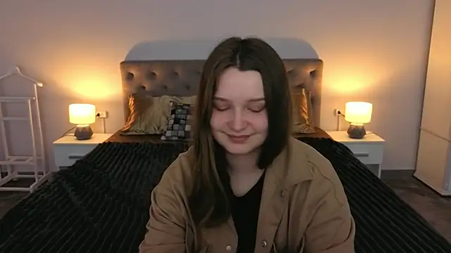 MagicPeachh  online show from 6, 4, 2026