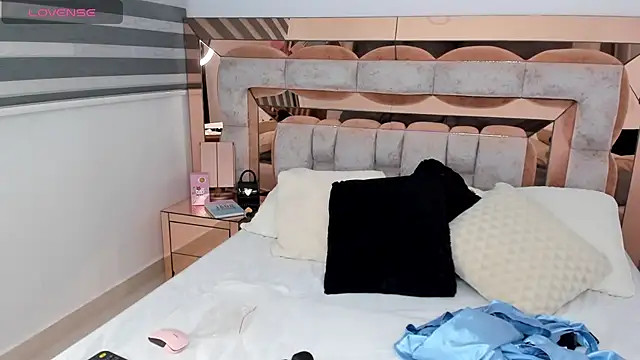 CamiiLovers online show from 17, 1, 2025