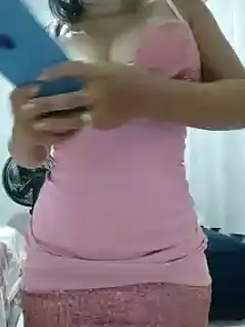 Snapshot of BrendaBittencourt chatting on 2, 12, 2024 BrendaBittencourt online show from 2, 12, 2024