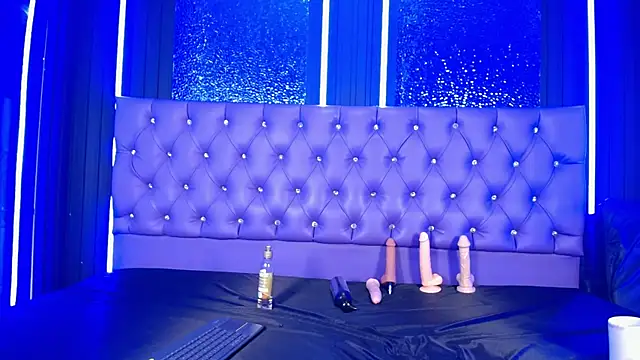 Malory Cortez online show from 19, 11, 2025