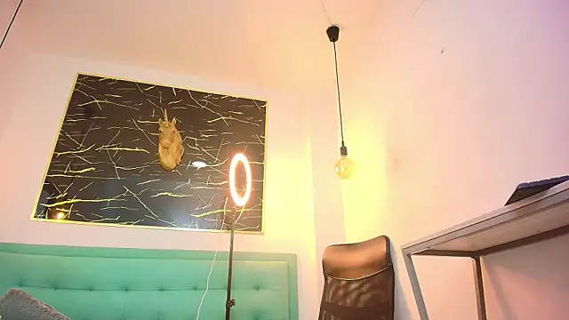 Snapshot of Bella_salvatore chatting on 23, 11, 2025 Bella salvatore online show from 23, 11, 2025