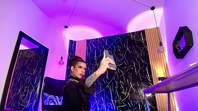 Snapshot of Bella_salvatore chatting on 6, 2, 2026 Bella salvatore online show from 6, 2, 2026