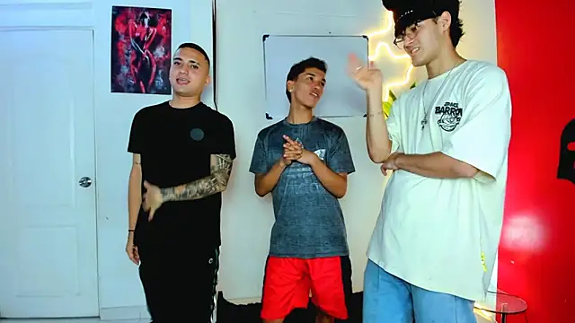 oversizedxguys online show from 10, 4, 2026