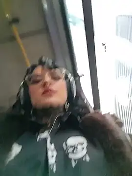 taaylor33 online show from 4, 7, 2026