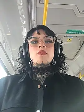 taaylor33 online show from 25, 7, 2026
