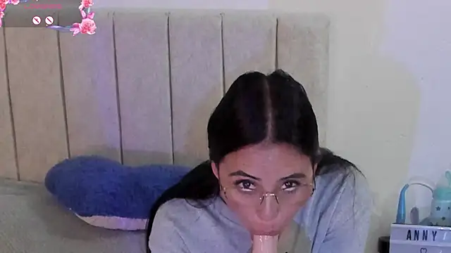 Snapshot of anny_roberts chatting on 25, 6, 2026 anny roberts online show from 25, 6, 2026