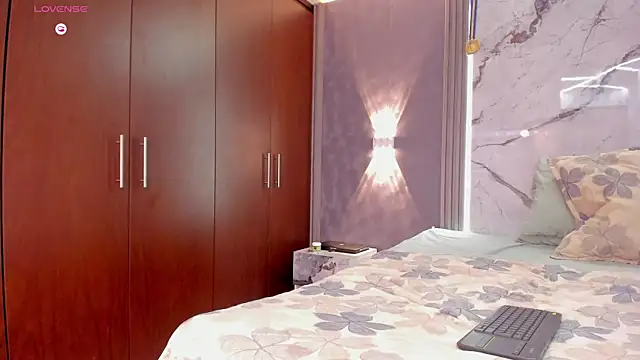 Johan Williams 07 online show from 4, 10, 2025