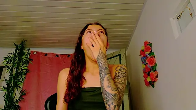 Snapshot of scarlet-jonesx chatting on 4, 2, 2026 scarlet-jonesx online show from 4, 2, 2026