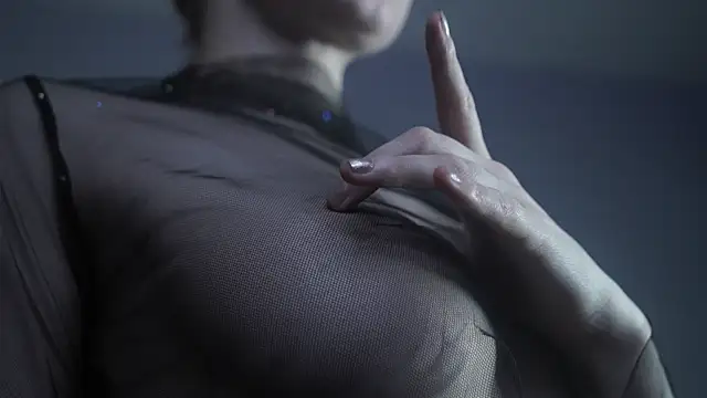 ginger hugs online show from 5, 3, 2025