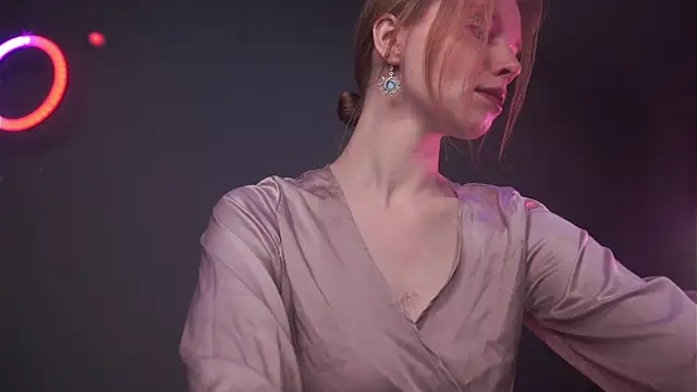 ginger hugs online show from 7, 1, 2026