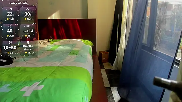 latinaStepmom online show from 29, 10, 2025