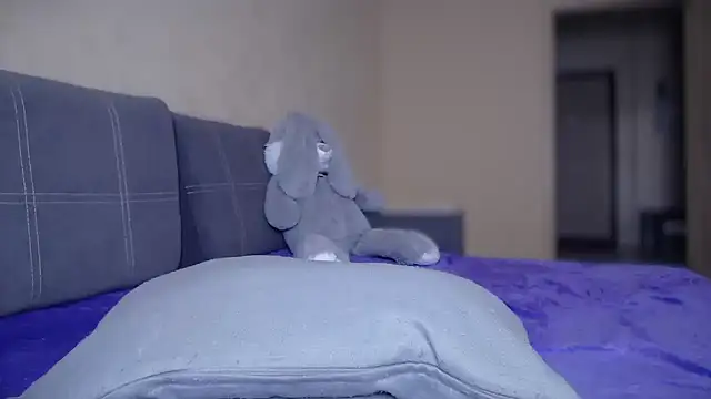 Snapshot of AlexaCruze chatting on 15, 2, 2025 AlexaCruze online show from 15, 2, 2025