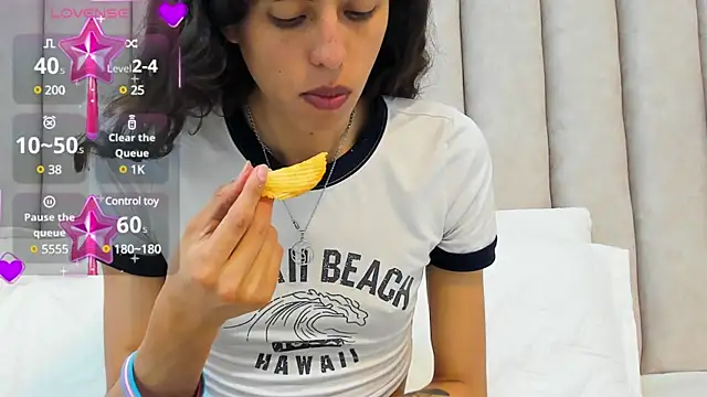 Snapshot of FreyaMoller chatting on 18, 2, 2025 FreyaMoller online show from 18, 2, 2025