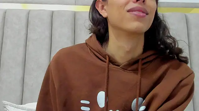 Snapshot of FreyaMoller chatting on 25, 10, 2025 FreyaMoller online show from 25, 10, 2025