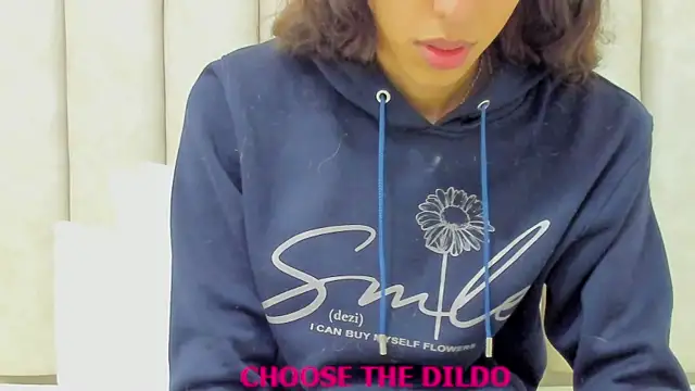 Snapshot of FreyaMoller chatting on 1, 11, 2025 FreyaMoller online show from 1, 11, 2025