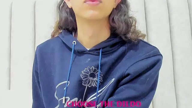 Snapshot of FreyaMoller chatting on 3, 11, 2025 FreyaMoller online show from 3, 11, 2025