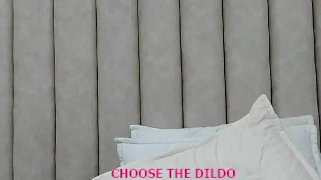 Snapshot of FreyaMoller chatting on 15, 11, 2025 FreyaMoller online show from 15, 11, 2025