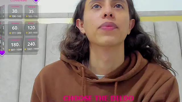 Snapshot of FreyaMoller chatting on 18, 11, 2025 FreyaMoller online show from 18, 11, 2025