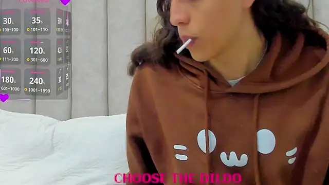 Snapshot of FreyaMoller chatting on 20, 11, 2025 FreyaMoller online show from 20, 11, 2025