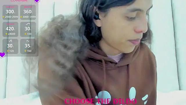 Snapshot of FreyaMoller chatting on 25, 11, 2025 FreyaMoller online show from 25, 11, 2025