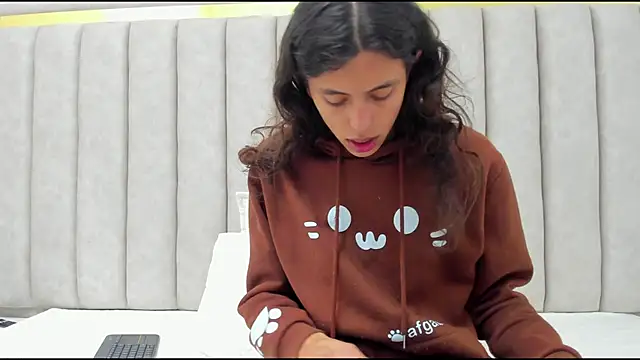 FreyaMoller online show from 10, 2, 2026