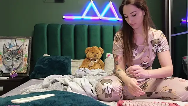 Snapshot of kimmie_meow chatting on 5, 12, 2025 kimmie meow online show from 5, 12, 2025