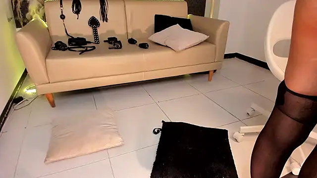 RACHEL EV online show from 8, 2, 2025