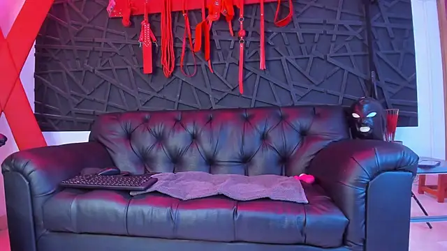 Ivannaakozlov  online show from 28, 10, 2025