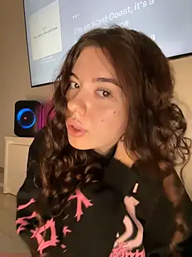 Snapshot of Kimi_Ass chatting on 8, 11, 2025 Kimi Ass online show from 8, 11, 2025