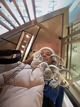 Snapshot of Times__Square chatting on 19, 12, 2024 Times Square online show from 19, 12, 2024