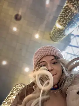 Snapshot of Times__Square chatting on 22, 12, 2024 Times Square online show from 22, 12, 2024