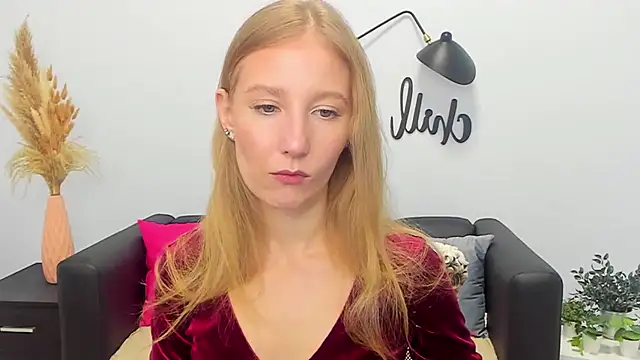 Snapshot of LolaWilsons chatting on 29, 9, 2025 LolaWilsons online show from 29, 9, 2025