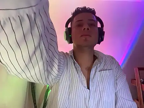 Snapshot of Malandralle chatting on 27, 11, 2025 Malandralle online show from 27, 11, 2025