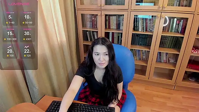 NikkiNSerdron online show from 19, 12, 2024