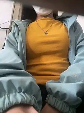 Tuongvy05 online show from 13, 1, 2025