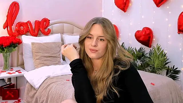 Snapshot of RozzitaBedberry chatting on 16, 2, 2025 RozzitaBedberry online show from 16, 2, 2025