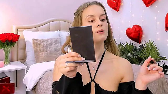 Snapshot of RozzitaBedberry chatting on 19, 2, 2025 RozzitaBedberry online show from 19, 2, 2025