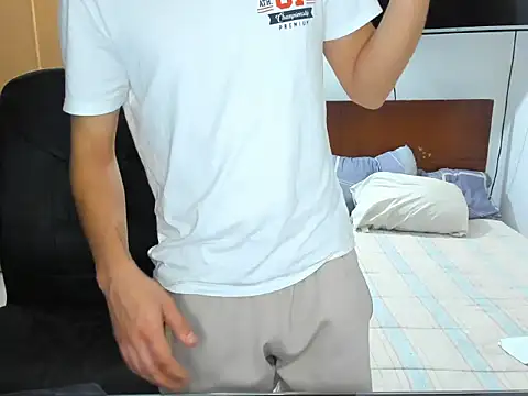 Snapshot of Chandler_ken chatting on 26, 11, 2025 Chandler ken online show from 26, 11, 2025