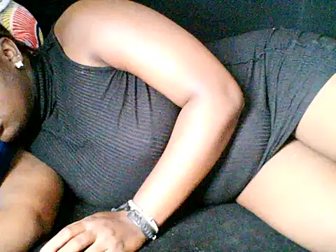 Snapshot of smileyboobs1 chatting on 4, 11, 2025 smileyboobs1 online show from 4, 11, 2025