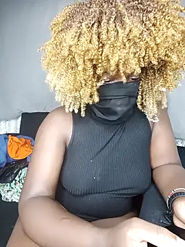 Snapshot of smileyboobs1 chatting on 11, 11, 2025 smileyboobs1 online show from 11, 11, 2025