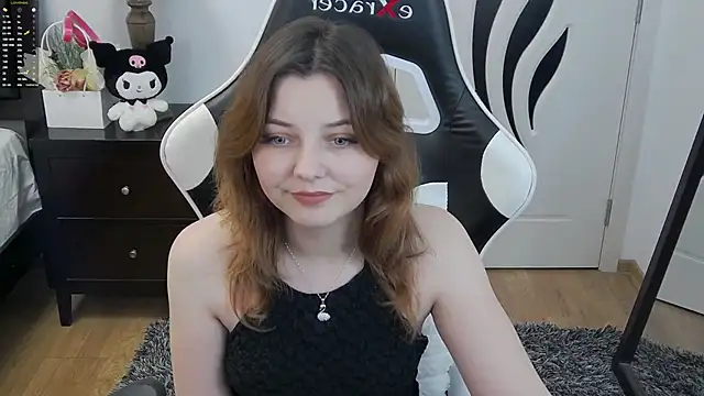Snapshot of pretty_little_thing chatting on 13, 5, 2026 pretty little thing online show from 13, 5, 2026
