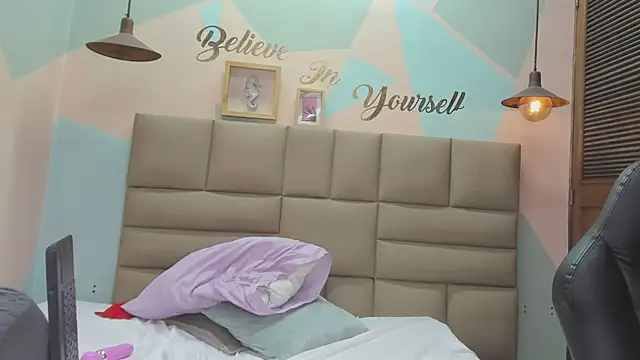 lilybaudyn  online show from 21, 3, 2025